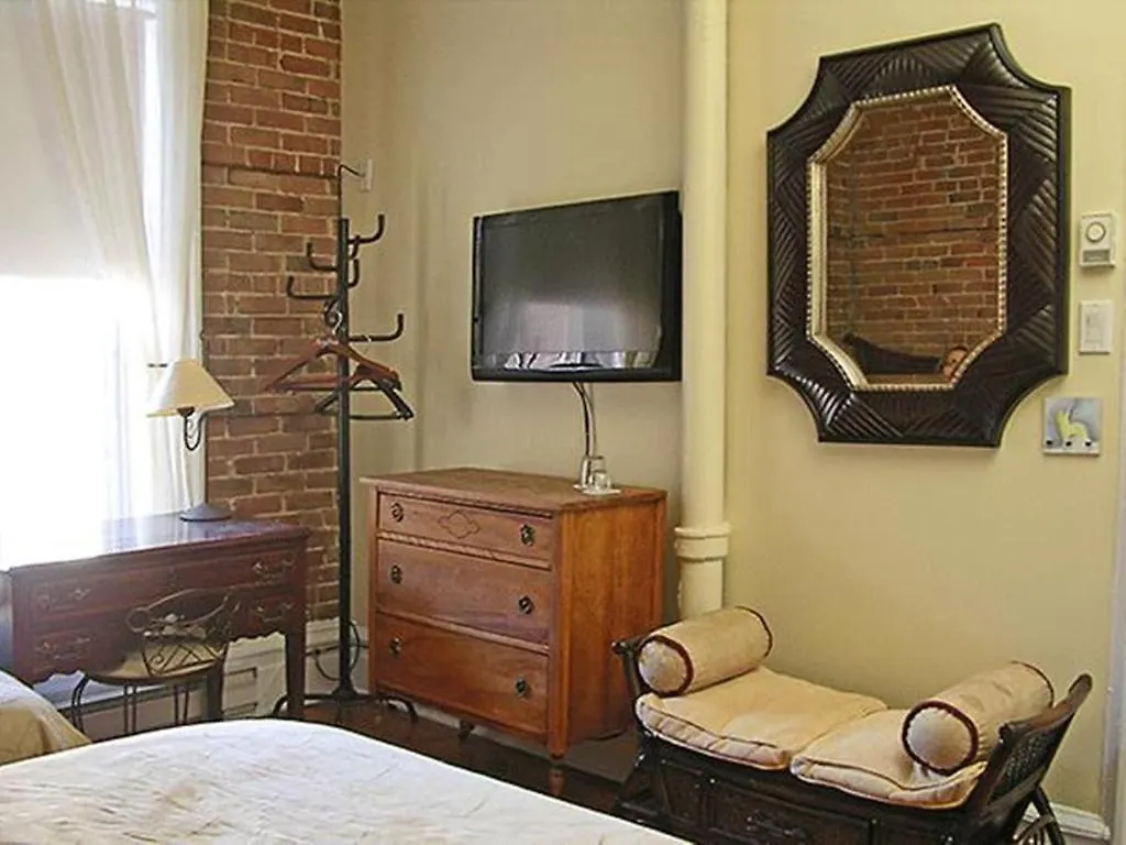 **** Bed & Breakfast Angelica Blue B&B Montreal Canada
