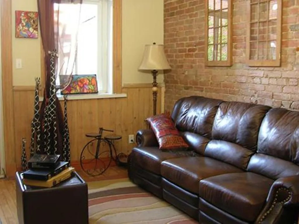Angelica Blue B&B Montreal Canada